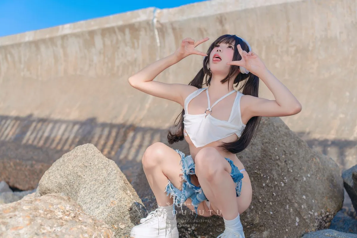 Coser@黏黏团子兔 – 八月订阅 海音旋律 Mr.Chu24