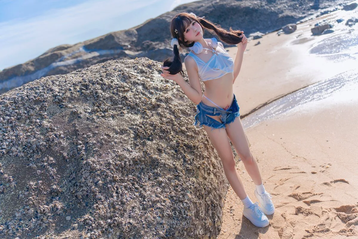 Coser@黏黏团子兔 – 八月订阅 海音旋律 Mr.Chu38