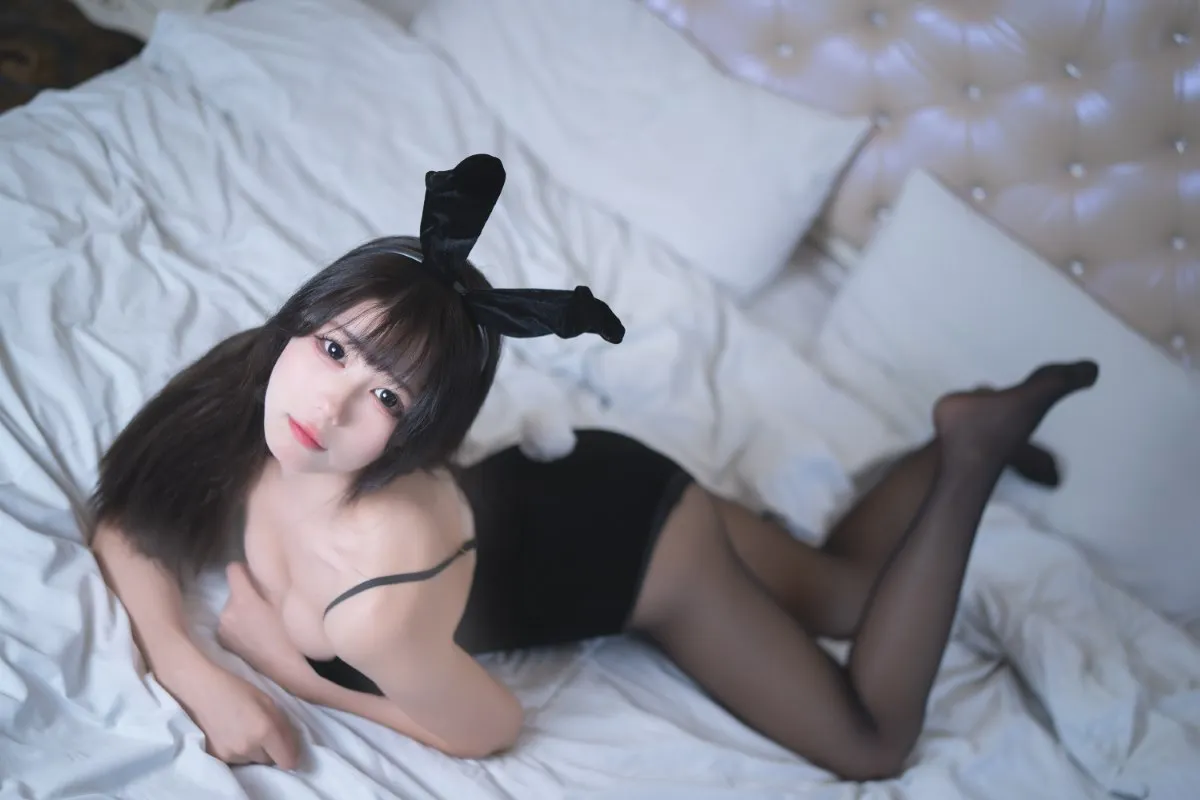 Coser@黏黏团子兔 – Night兔女郎6