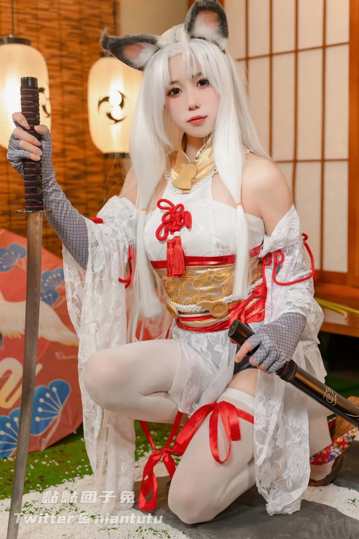 Coser@黏黏团子兔 – 白丝胡桃8